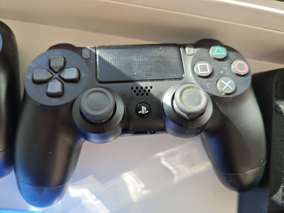 PS4 slim 500+2геймпада+док станція+диски з іграми та сумка!