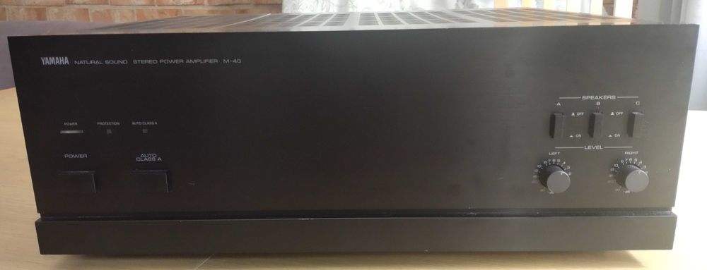 Yamaha przedwzmacniacz C-40 i końcówka mocy M40, fajna para