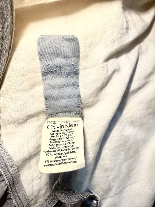 Oryginalnu biustonosz Calvin Klein