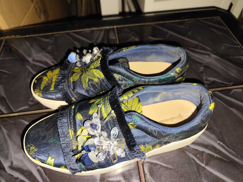 Sprzedam sneakersy Stradivarius