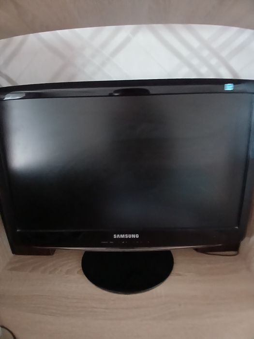 Комп'ютер Vento 8  CHASSIS , за до даткову плату є знарядженя до пк