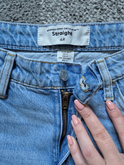 Niebieskie jeansy damskie typu straight rozmiar 36 marki H&M