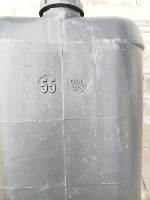 Продам бочку каністру обьемом 55 л.
