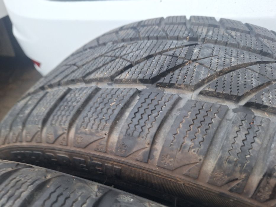 Opony zimowe R19/255/40 komplet
