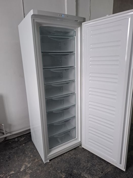 Морозильна камера Liebherr на 406л.