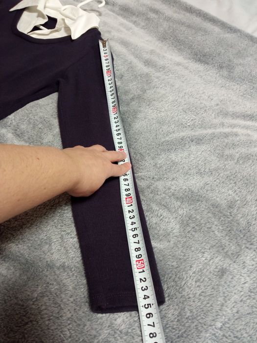 Elegancki sweter z kołnierzykiem