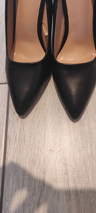 Czarne szpilki  rozmiar 40