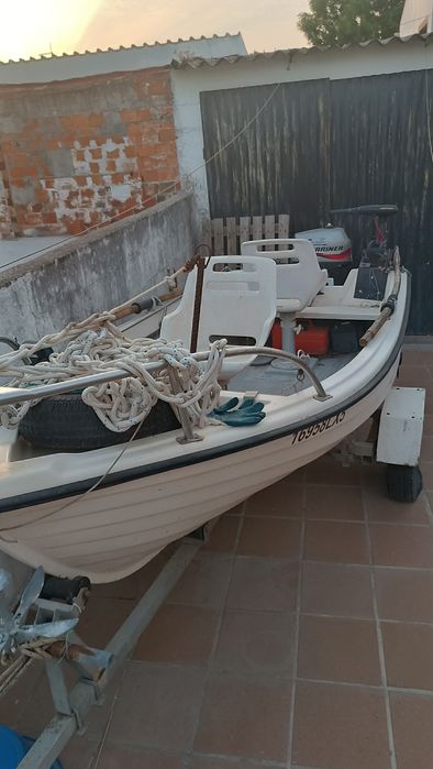Barco  com 2 motores ideal para pesca