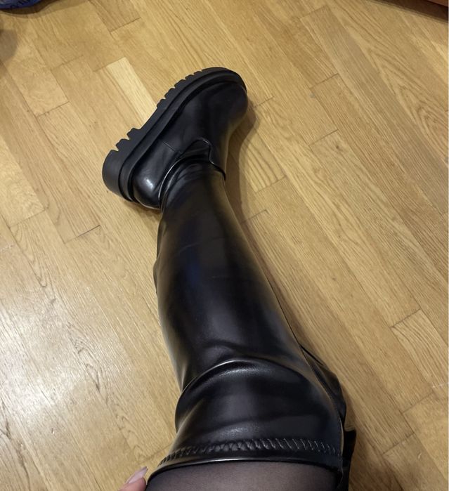 Шикарні нові ботфорти 38