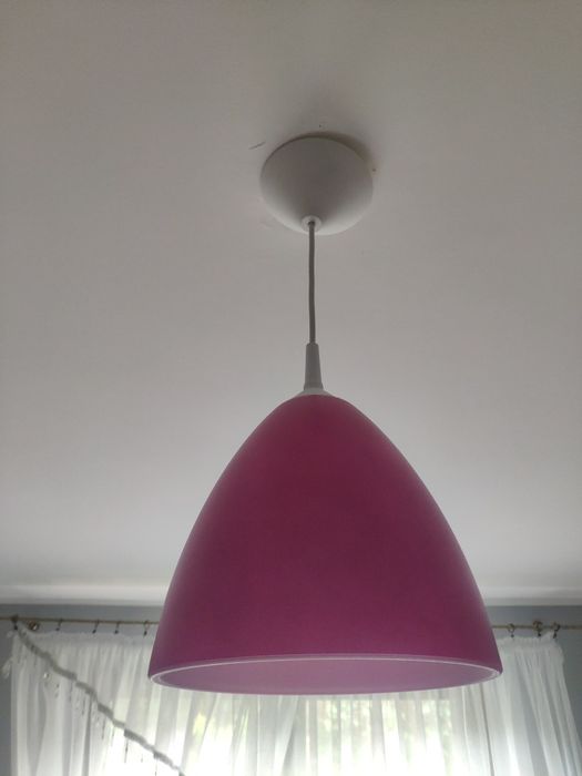 Lampa wisząca różowa