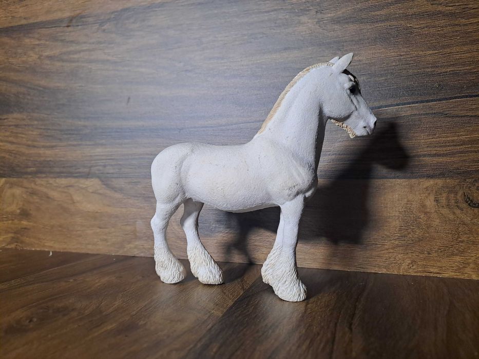 Schleich klacz shire