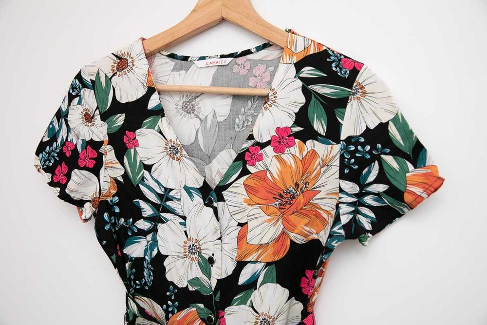 Sukienka krotka letnia zwiewna wiskoza w kwiaty guziki S