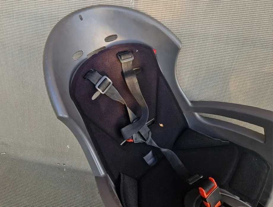 Fotelik rowerowy tylny Hamax Siesta uchylany na ramę pod siodełko