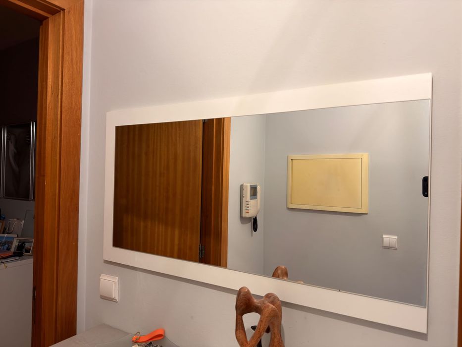 Móvel de Entrada com Espelho