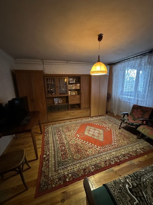 Продам двоповерховий житловий будинок у м. Лозова