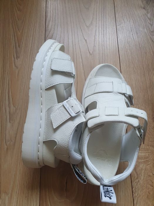 Sandały na platformie firmy Dr Martens rozm. 38