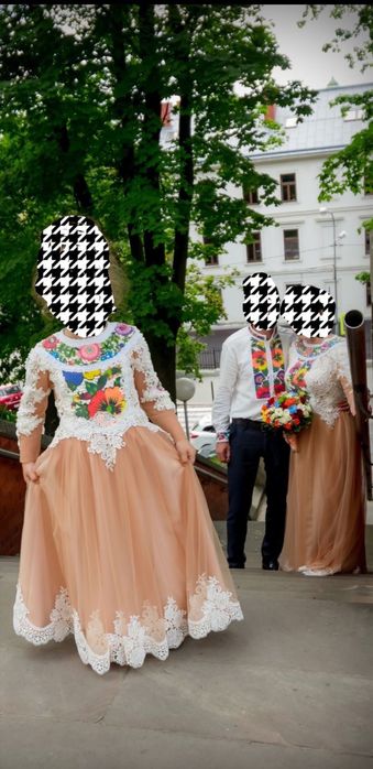 Вишиванки фемелі лук