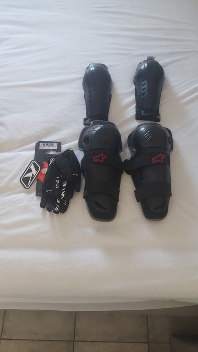 Equipamento Motard / Proteção Novo
Vendo conjunto de proteção ideal para motards, composto por:
Joalheiras
Cotoveleiras tamanho S
Luvas