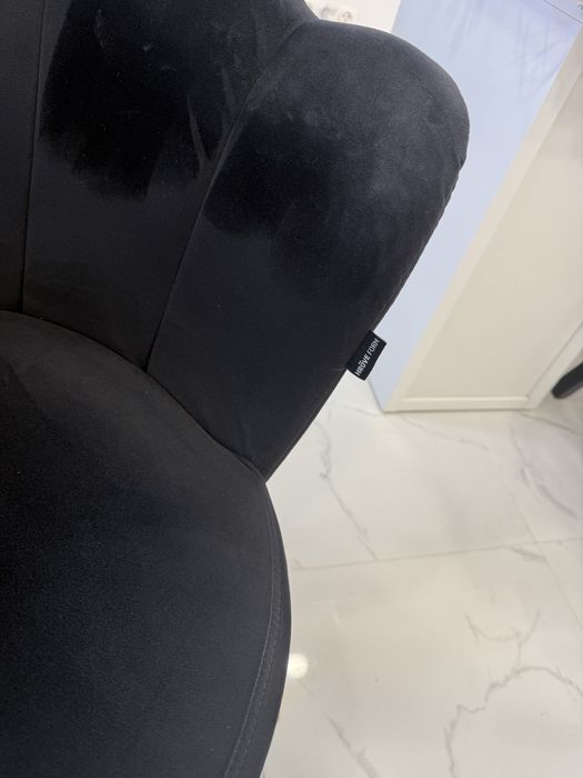 Fotel czarny welurowy