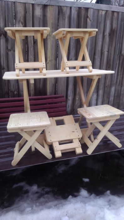 Столы и стулья из дерева