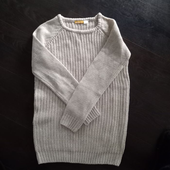 Piękny dlugi sweter