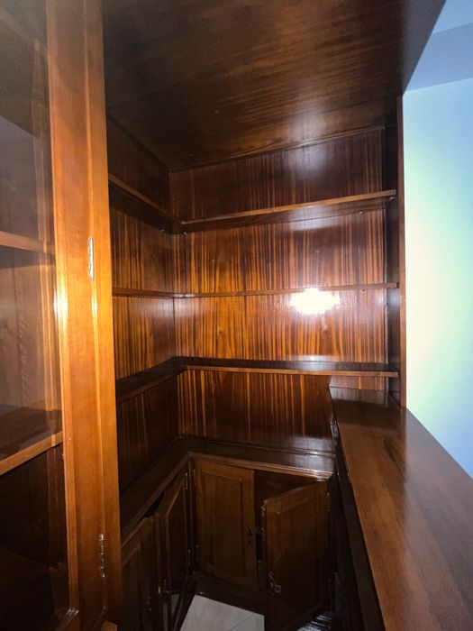 Móvel Bar de Sala com Vitrine