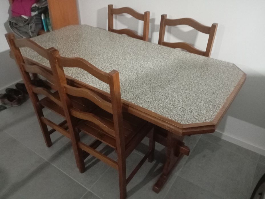 Conjunto mesa + 4 cadeiras