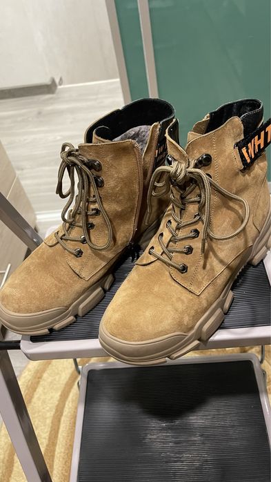 Жіночі черевики Demark