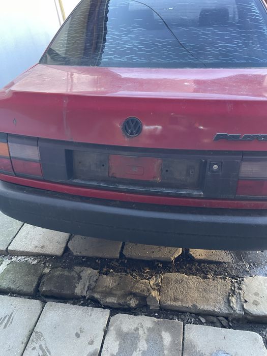 Продам авто , на ходу, стоит 4 года !