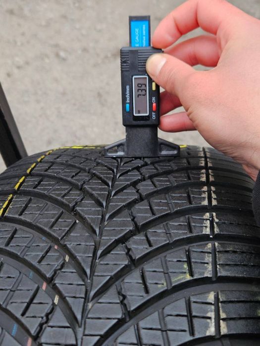 Шины БУ 235 45 R 20 Goodyear Vector 4season gen-3 Всесезон Комплект