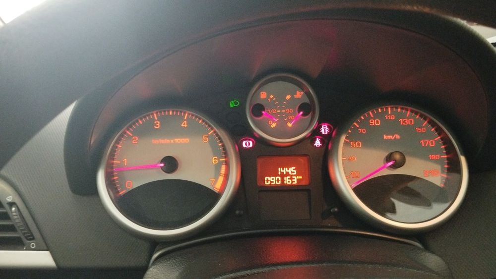 Peugeot 207 1.4 gasolina