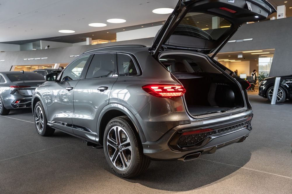 Audi Q5 4x4 / kamera 360/ tempomat/ Matrix LED/ 19"