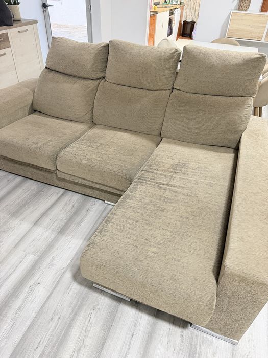 Sofa chaise longue com arrumacao