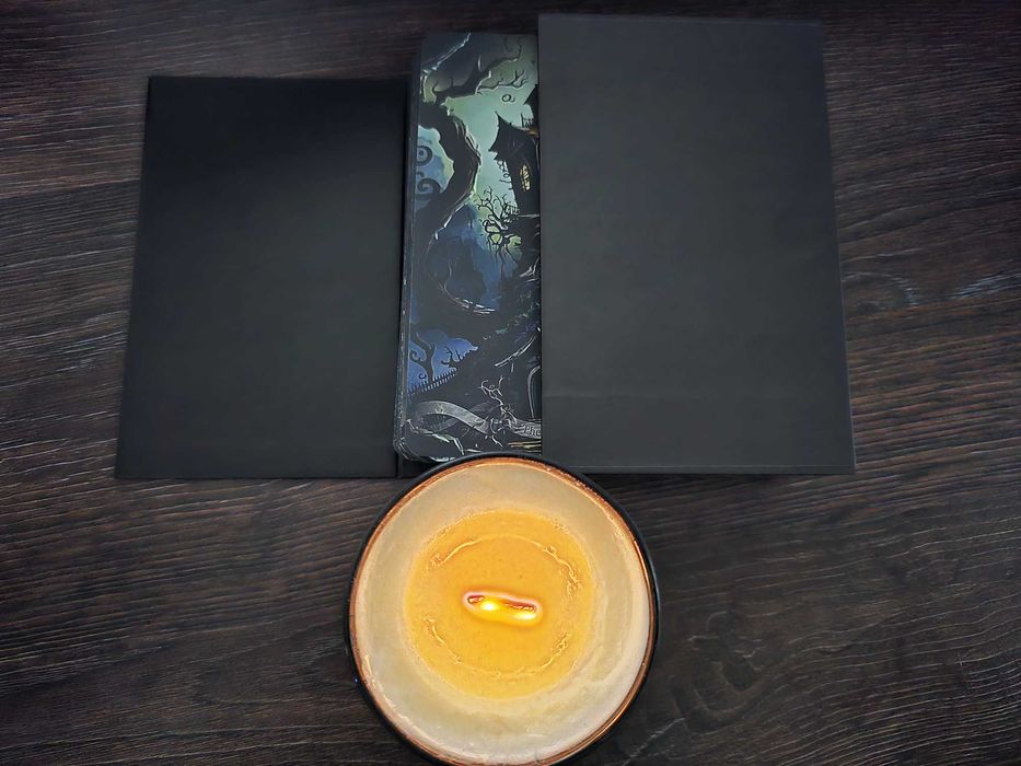 Колода таро в стиле Тима Бёртона "Шок Трайб" Shock Tribe Tarot. В премиум коробке.