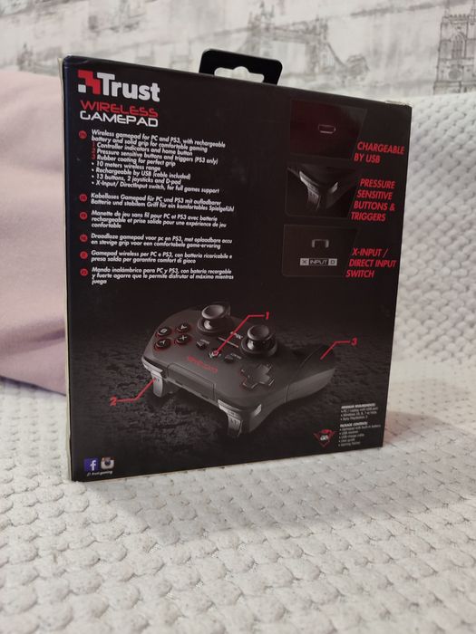 Геймпад Trust "Wireless GamePad GXT 545" в повному комплекті.