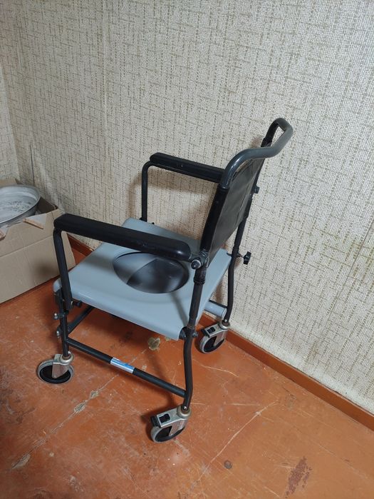 Кресло туалет  Aquatec Германия
