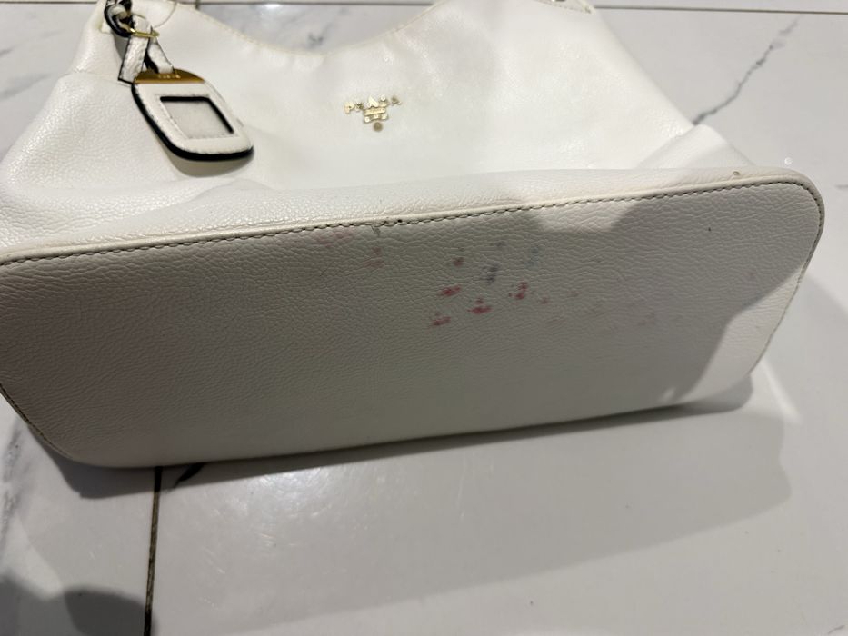 Prada torebka biała logowana złote dodatki