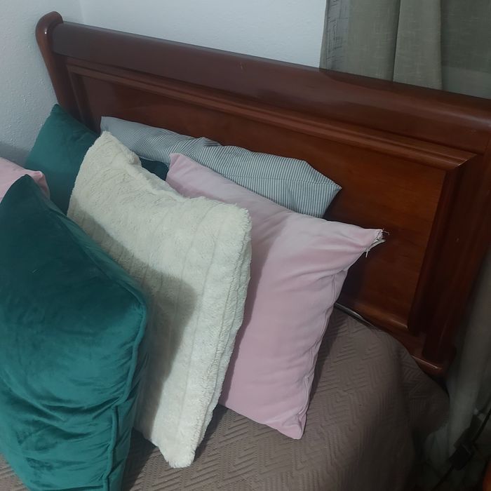 Cama de solteiro completa