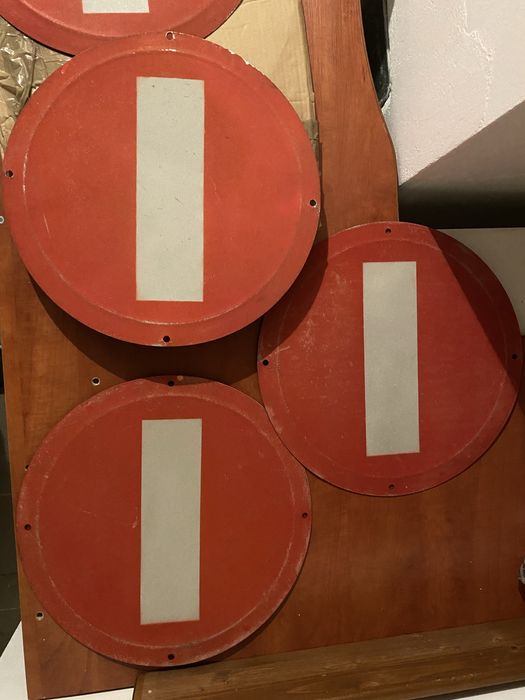 Zakaz wjazdu miejsce parkingowe stop parking znak