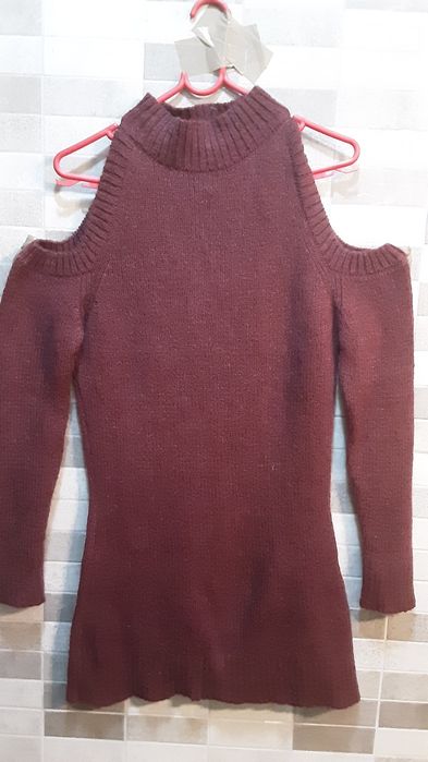 Vestidos novos, em lã e camisa em ganga e saco em crochet