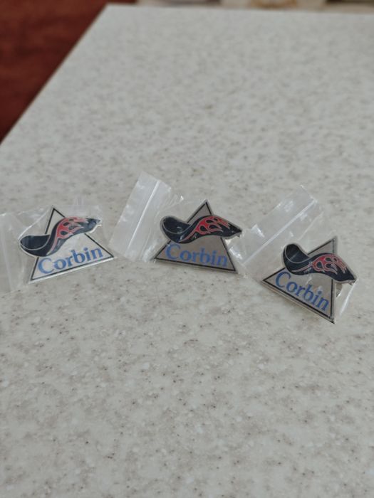 Набір оригінальних значків Corbin (USA) — 3 шт.