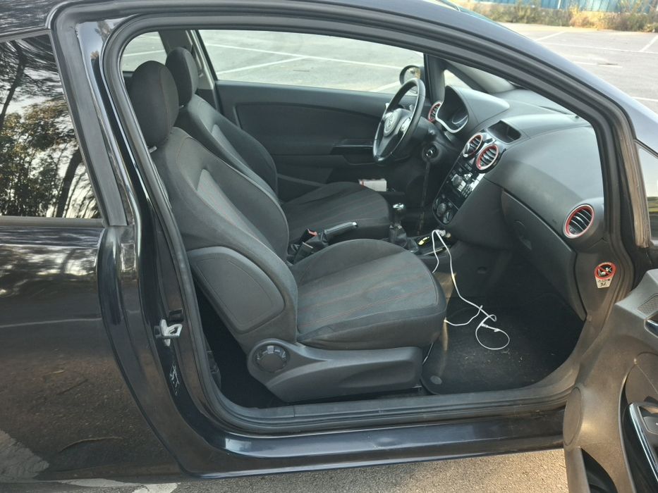 Opel corsa D 1.3cdti Black edition 2011