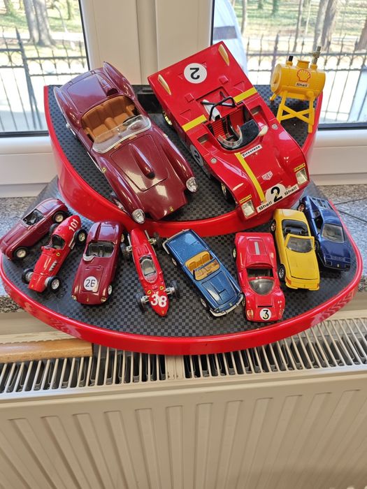 Zestaw Ferrari. Samochodziki. Shell