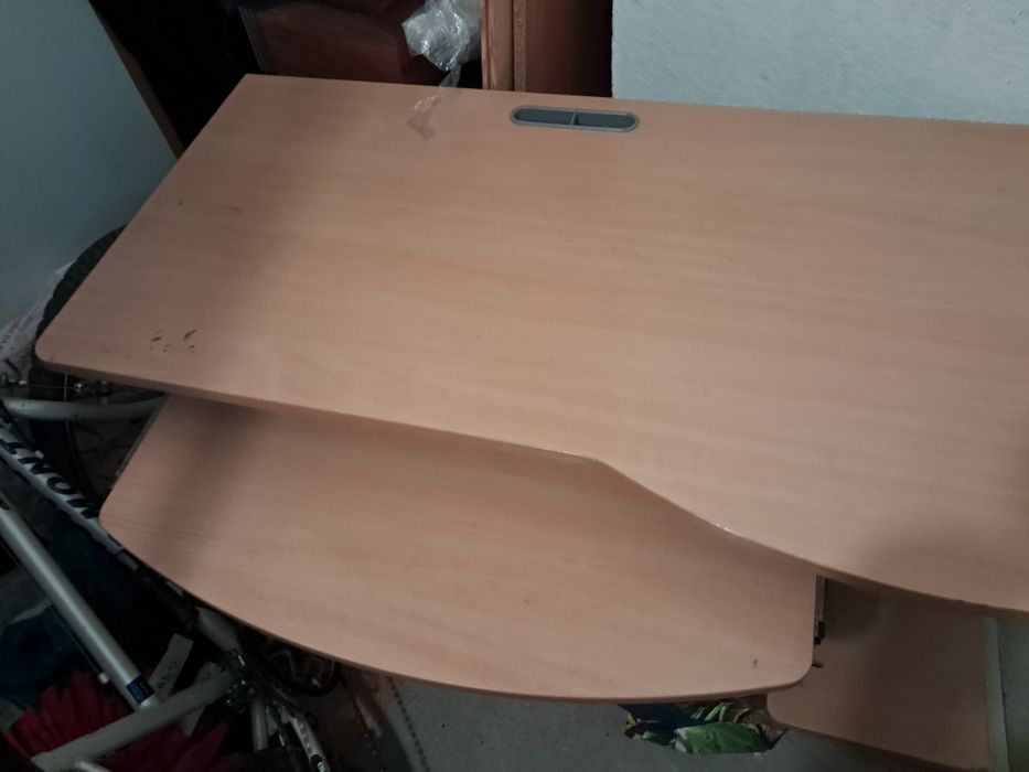 Secretária para desocupar