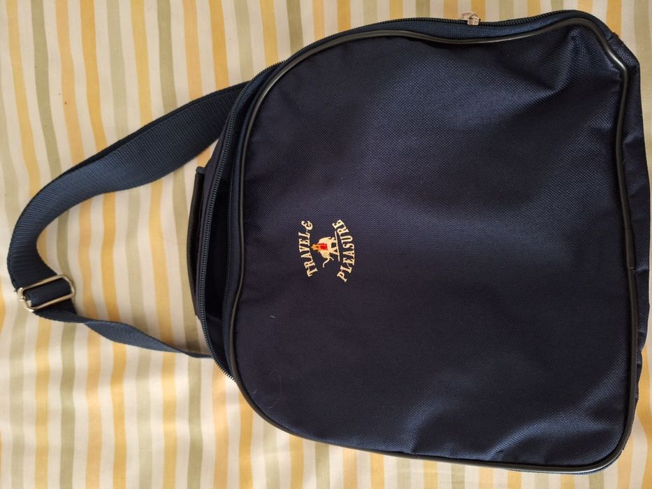 Bolsa azul de viagem