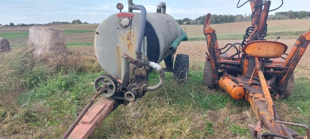 Beczkowóz 2500l  - wom w komplecie  oraz wąż sący