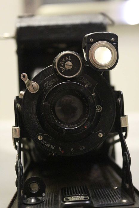 Zeiss Ikon Ikonta 520/18 mit Novar-Anastigmat 5cm f/4,5 – Foto Köberl – Secondhand