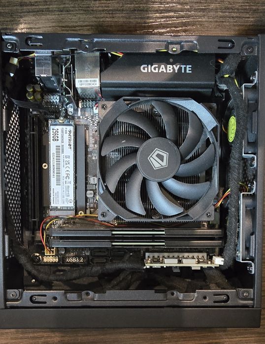 Потужний міні ПК R7-5700g/32RAM/256SSD