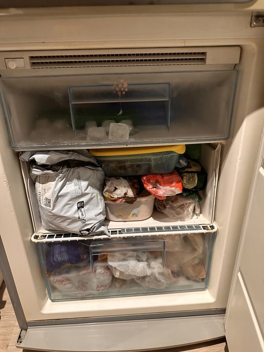 Продам холодильник Electrolux