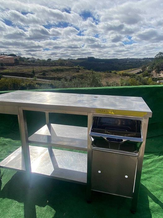 Bancada em inox com bate borras